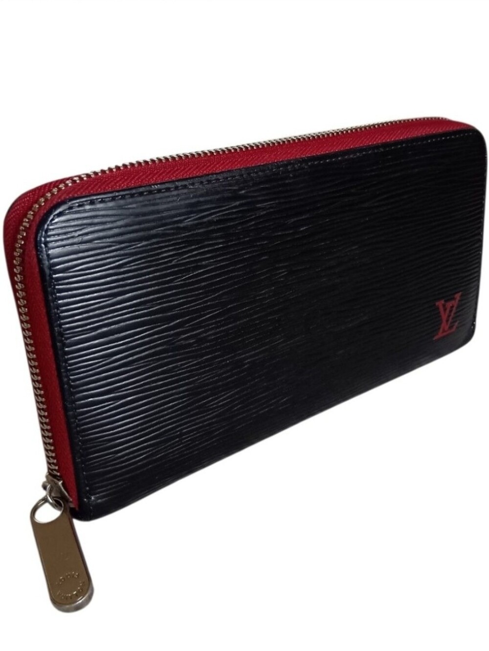 Louis Vuitto. Epi Leather Zippy Wallet